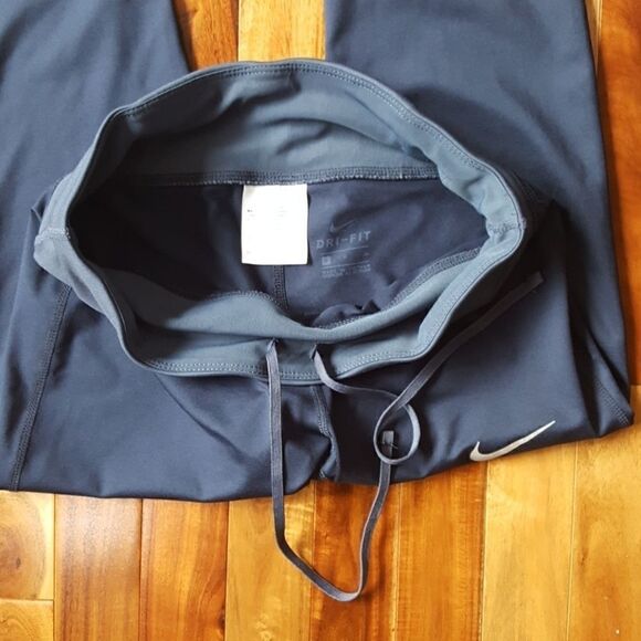 Nike | Athletic Capris  - Picture 6 of 7
